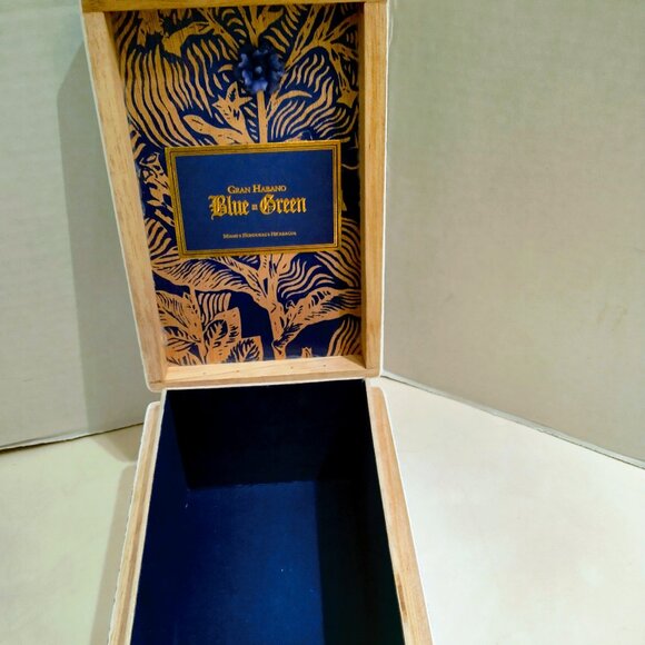 Suenos de Saundra Upcycled Collection, RARE Blue in Green Cigar Box, Home Decor - Picture 4 of 10